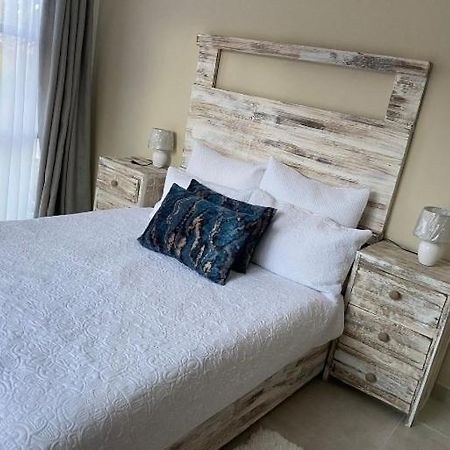 Lime Court Two Apartment พริทอเรีย ภายนอก รูปภาพ