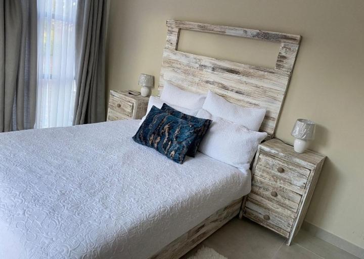 Lime Court Two Apartment พริทอเรีย ภายนอก รูปภาพ